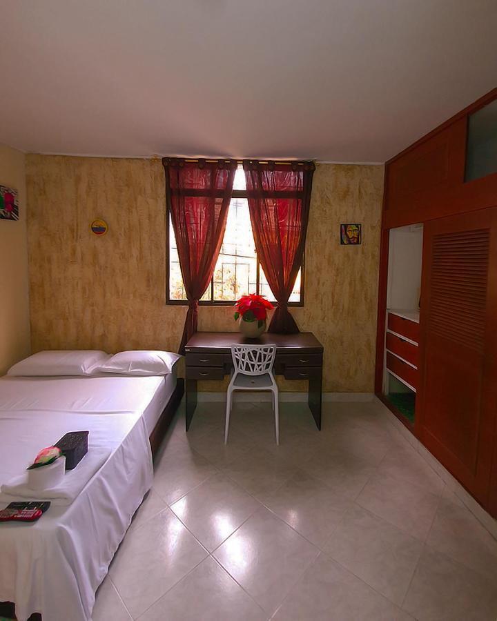 Hostal Gabo 布卡拉曼加 外观 照片