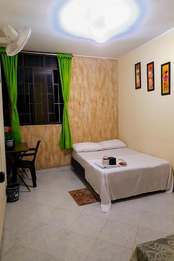 Hostal Gabo 布卡拉曼加 外观 照片
